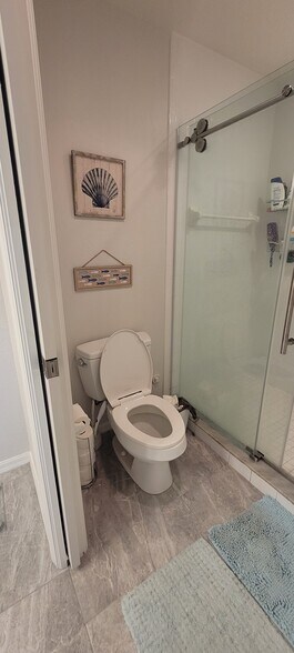 Master Bath - 1457 San Cristobal Ave
