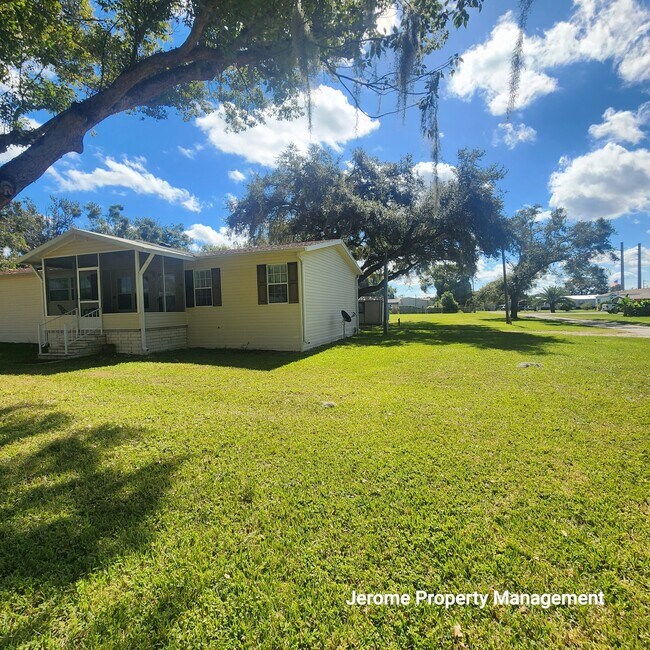 Building Photo - 5924 Vanco Dr