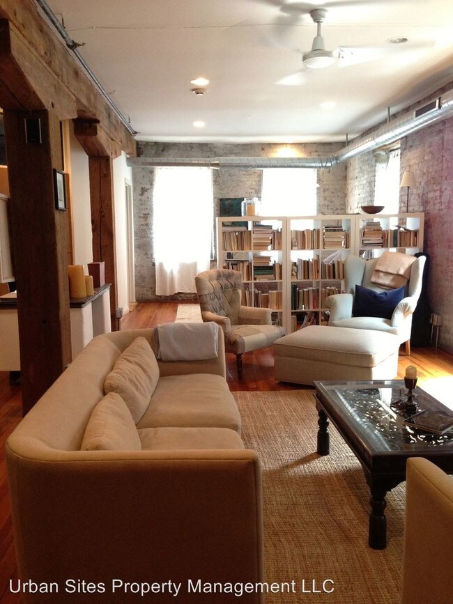 Building Photo - 1 br, 1 bath Apartment - 209 Woodward St
