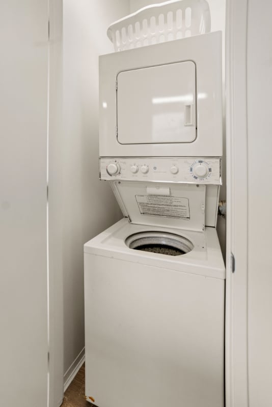 Building Photo - 1435 S State St