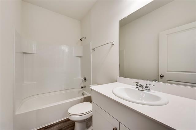 Building Photo - 1608 Escondido Dr