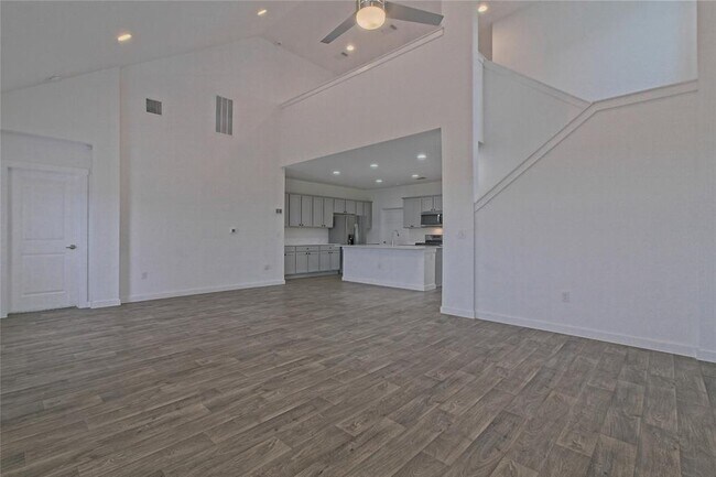 Building Photo - 13800 Clerk St