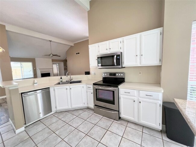 Building Photo - 4403 Waterfall Way