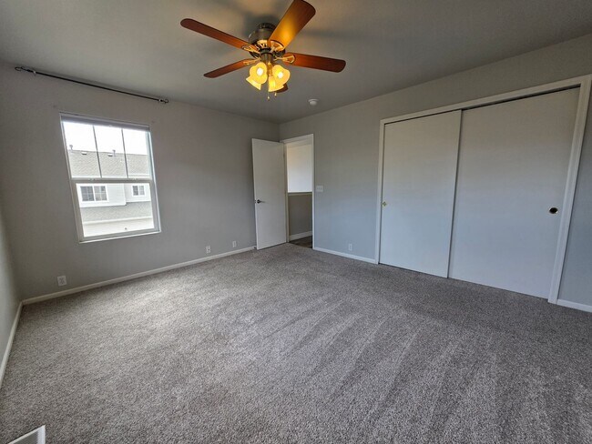 Building Photo - Stunning 3 Bed 3 Bath Home Near Stetson Hills!!