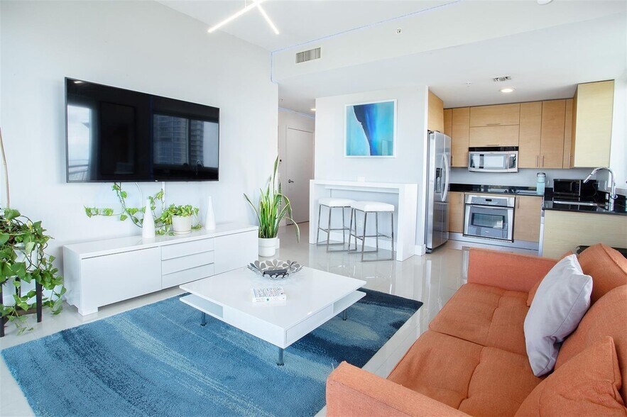 Building Photo - 60 SW 13th St