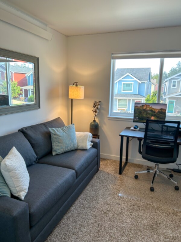 Building Photo - 1589 NW 5th Ave