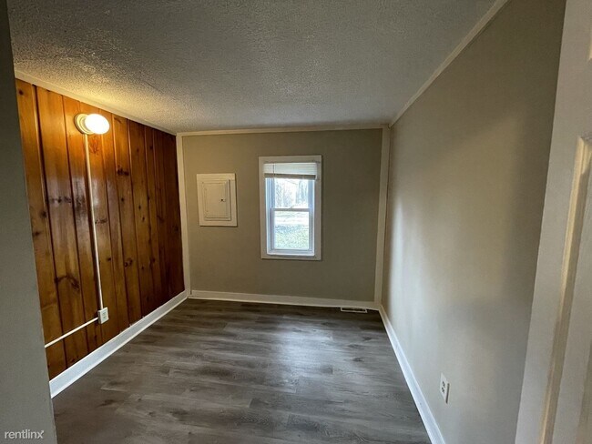 Building Photo - 3 br, 1 bath House - 2418 Dunlap St