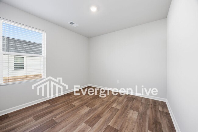 Building Photo - 1716 King Oaks Lp