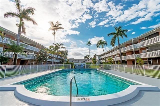 Building Photo - 161 NE 10th Ave