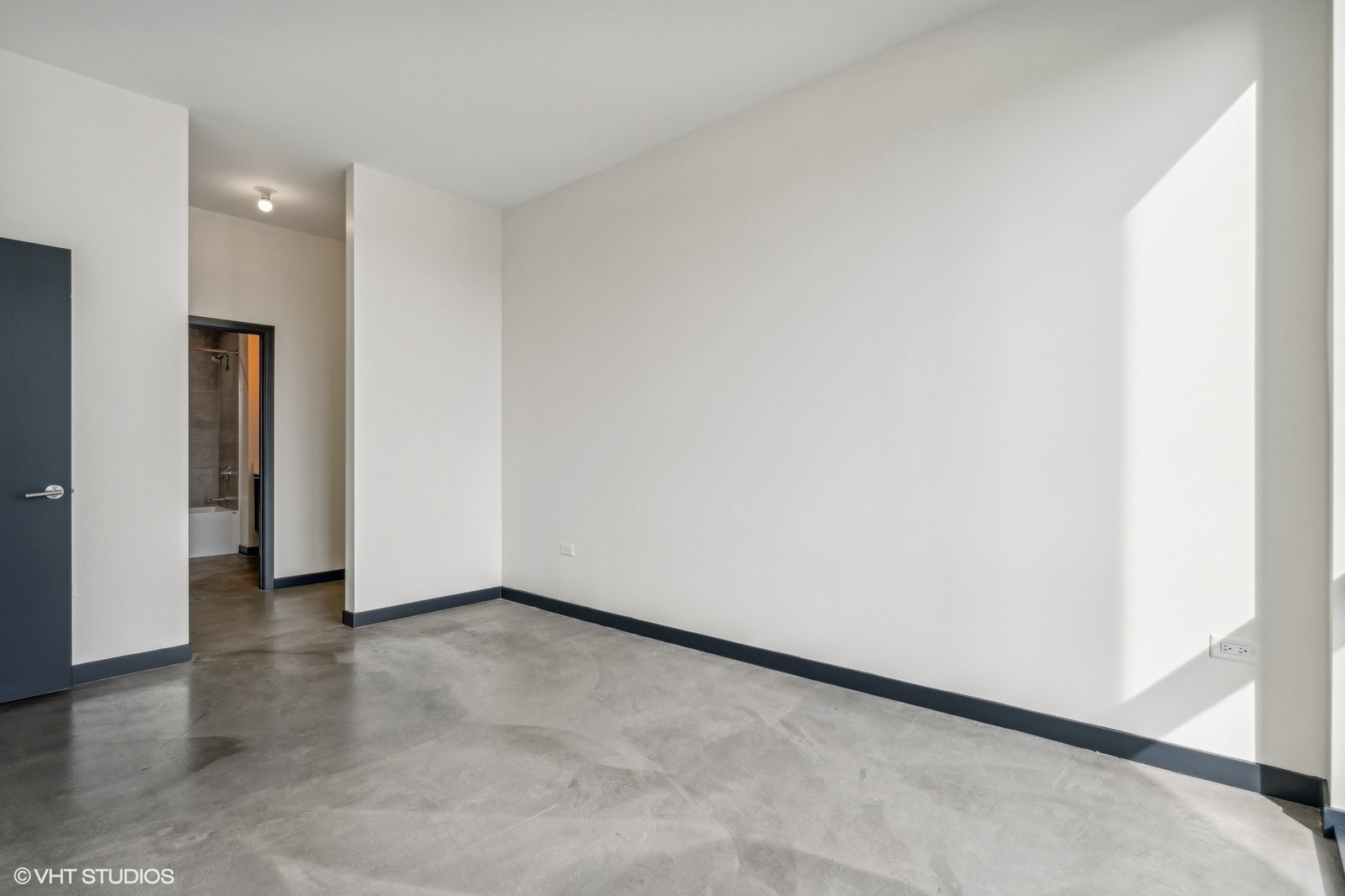 Building Photo - 1639 N Milwaukee Ave