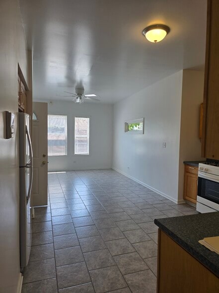 10 × 10 nook off kitchen - 55 Chicago Ave