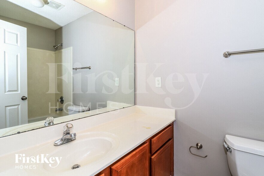 Building Photo - 1615 Farkleberry Dr