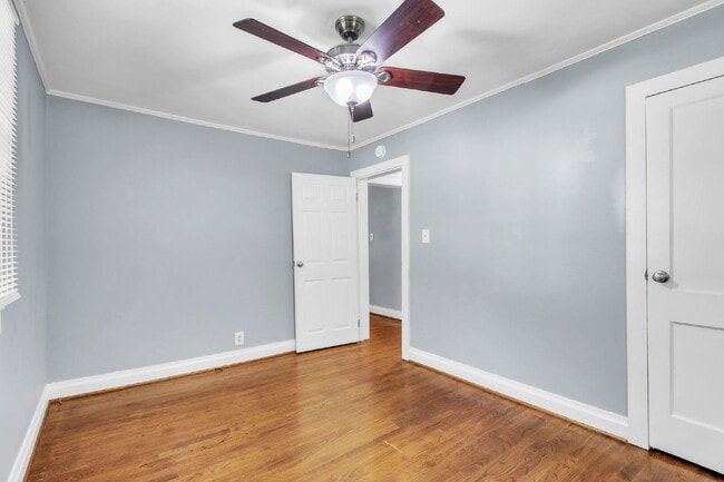 Building Photo - Cute Bungalow Style 2-Bedroom Haven with H...