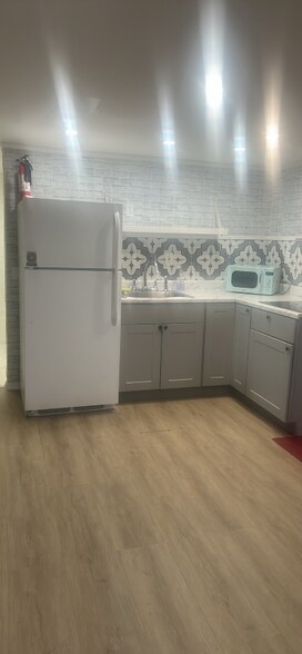 Building Photo - 3960 Aspen Ave