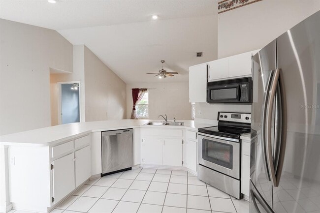 Building Photo - 10435 Crestfield Dr