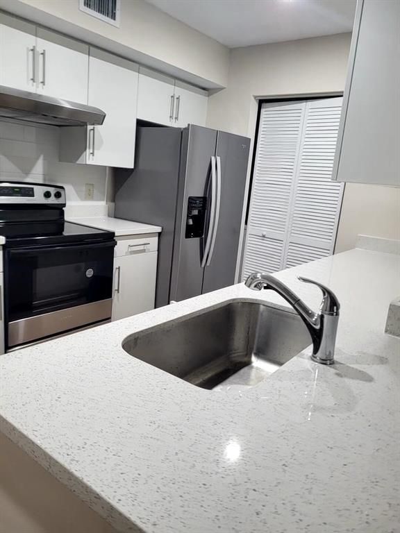 Building Photo - 4844 N State Rd 7