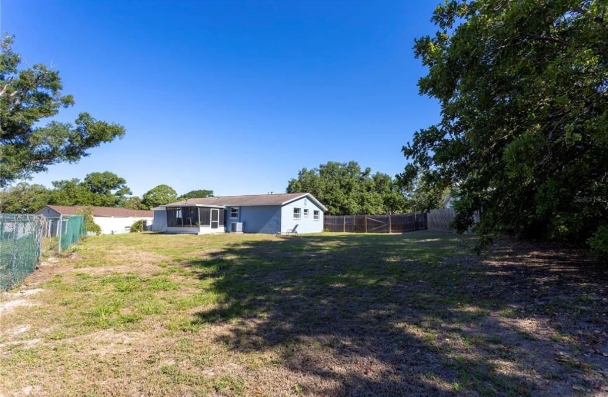 Building Photo - 2877 Nutwood St