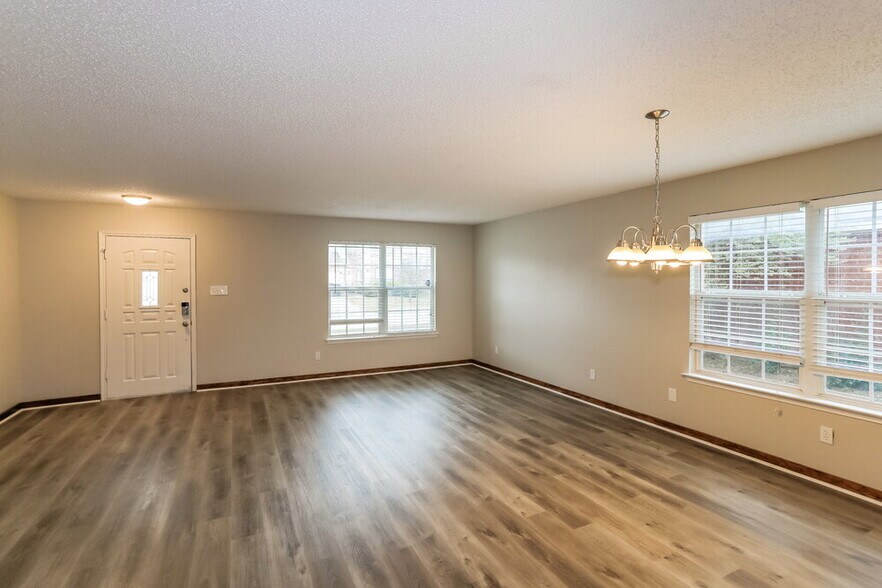 Building Photo - 10173 Chapel Springs Trail