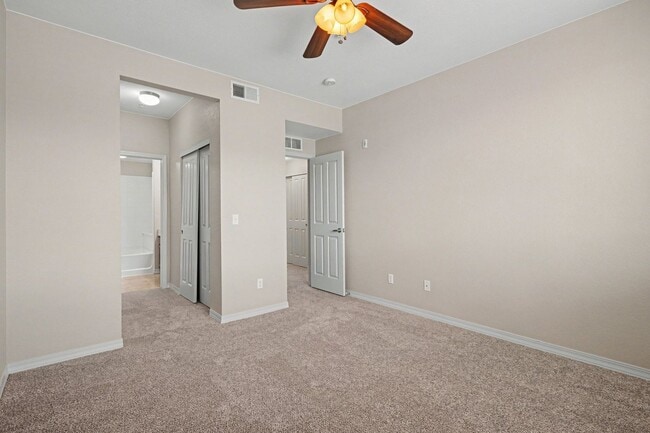 Building Photo - Beautifully Updated 2 Bed / 2 Bath Condo with Garage in Chatfield Bluffs