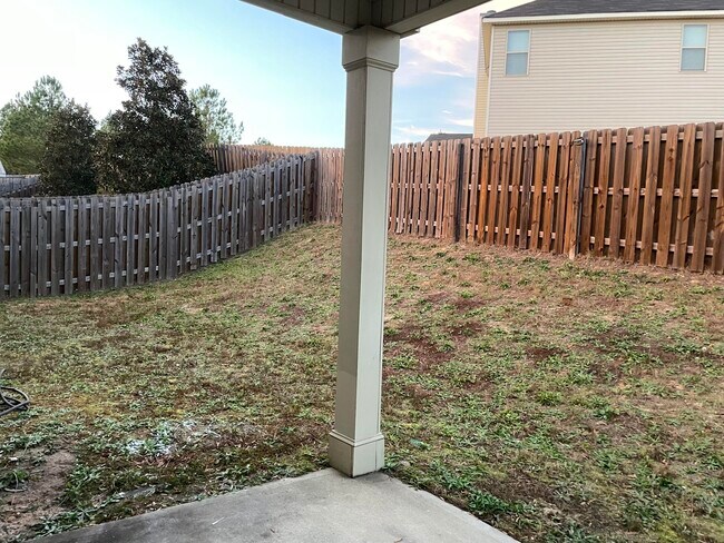 Building Photo - 527 Telegraph Dr