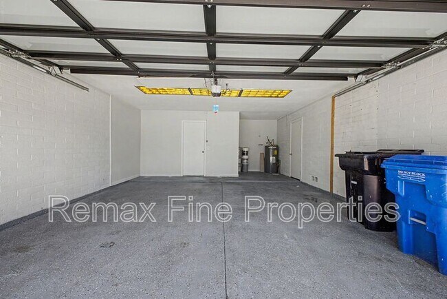 Building Photo - 5228 E Karen Dr