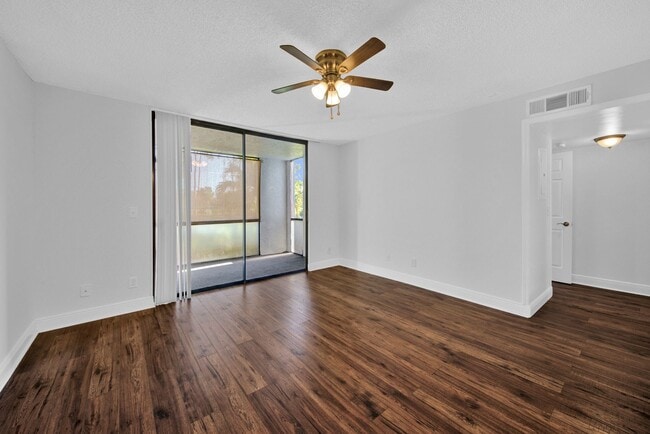 Building Photo - 1/1 in Fort Myers- Unfurnished Annual