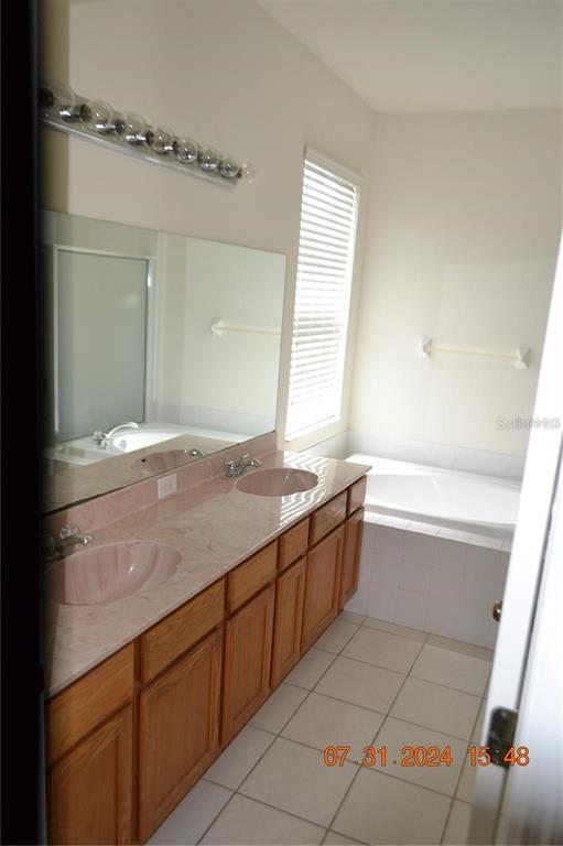 Building Photo - 10514 Beneva Dr