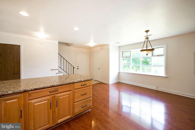 Building Photo - 126 Lampeter Ct