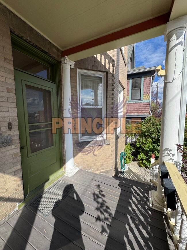 Building Photo - 805-807 W Galena St