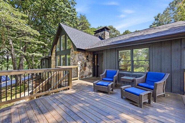 Building Photo - 4225 Twin Rivers Dr