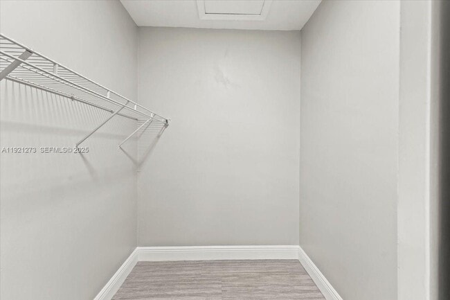 Building Photo - 1020 NW 88th Ave