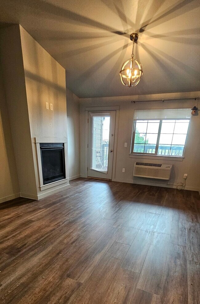 Living Room - 4643 Bembrick St