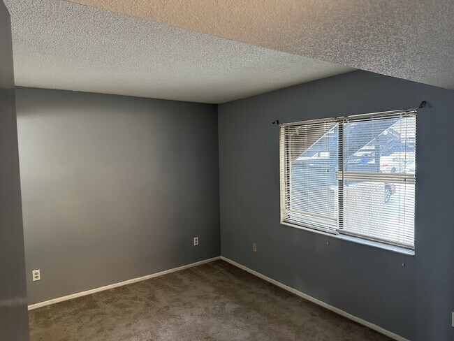Building Photo - 537 Trellis CT