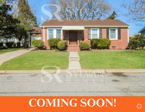 Building Photo - The living is easy in this 3 bedroom, 1 ba...