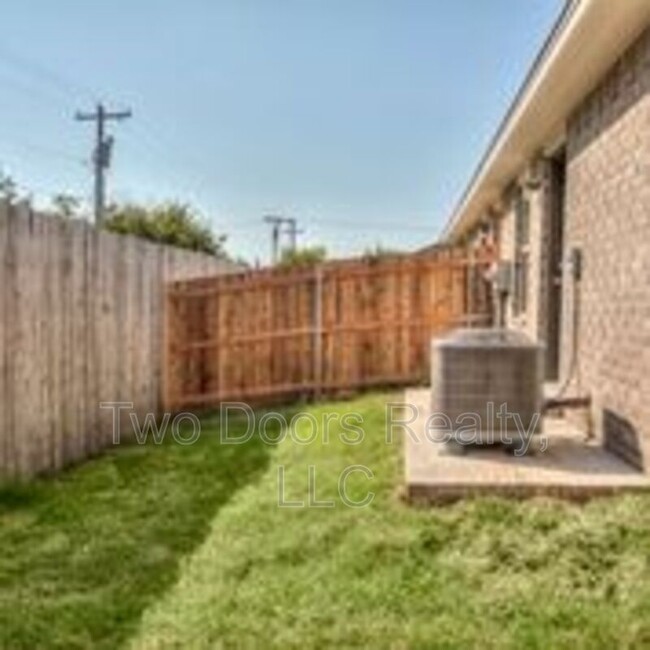 Building Photo - 5023 Avion Ct