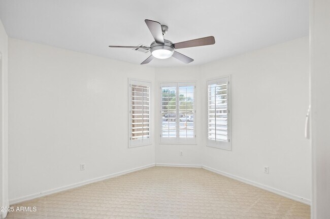 Building Photo - 15651 N 164th Ln