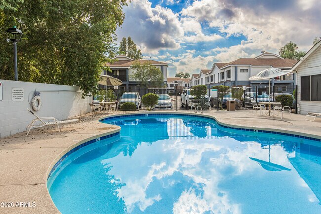 Building Photo - 8888 N 47th Ave