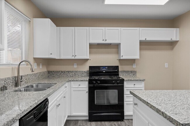 Building Photo - 9612 Pony Mountain Rd