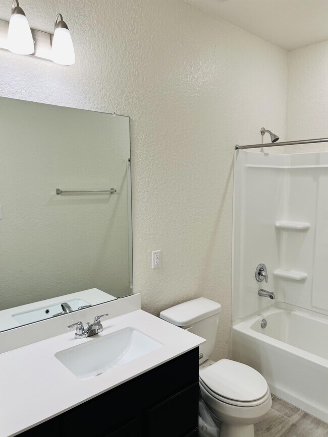 Building Photo - 6229 Mantalcino Dr