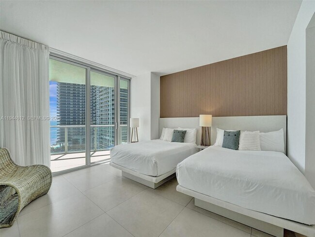 Building Photo - 4111 S Ocean Dr