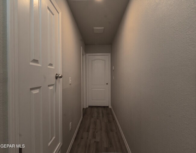 Building Photo - 14316 Paraiso Dr