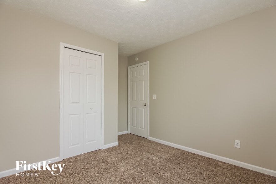 Building Photo - 222 Brenda Ellen Dr