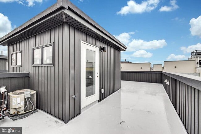 Building Photo - 113 Olive St