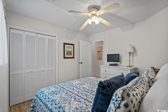 Building Photo - Ground floor, 2 bedroom, 2 bath- 10 mins to Surfside Beach.