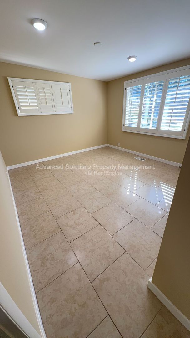 Building Photo - 967 Charlton Cir