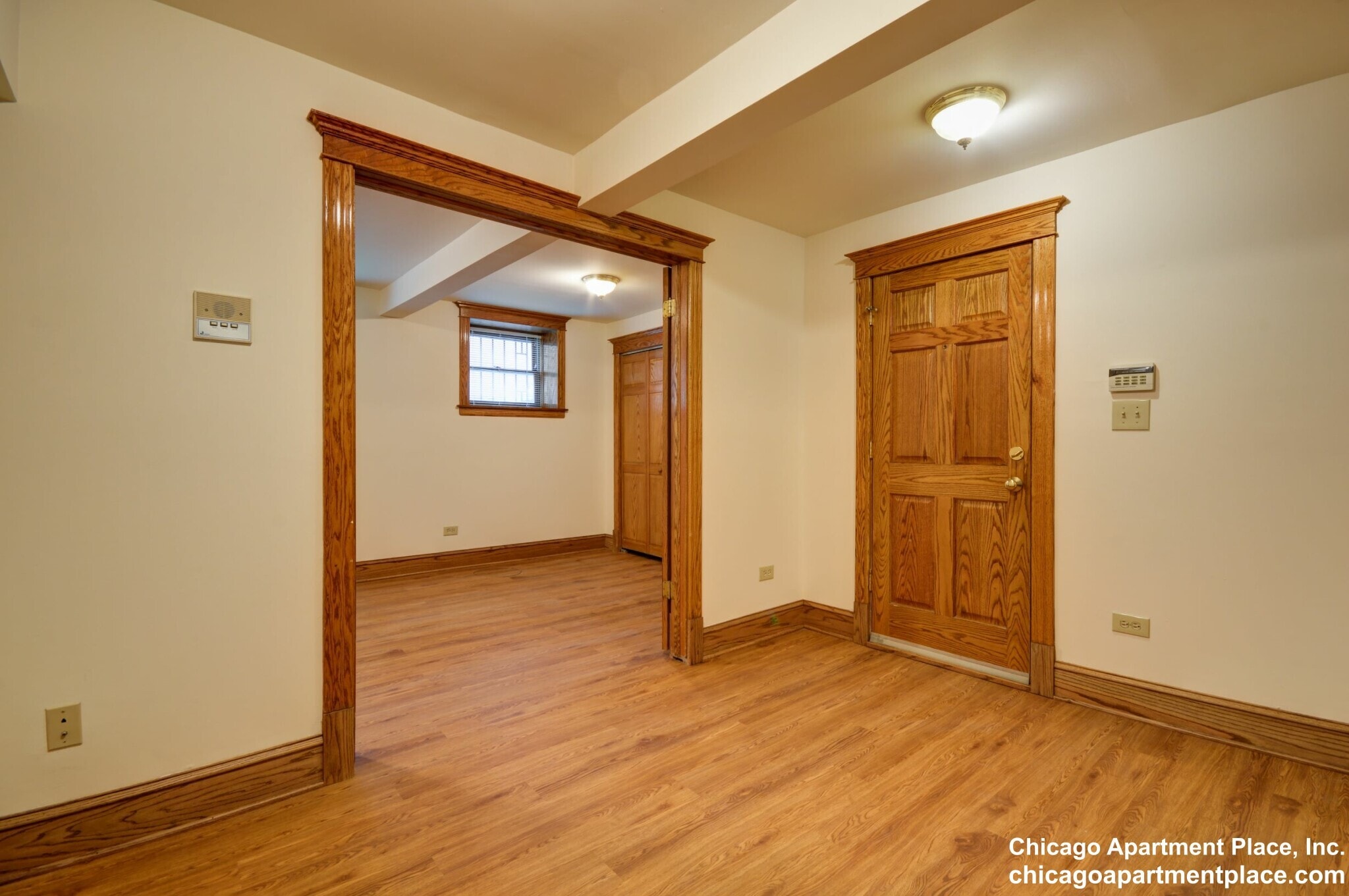 Building Photo - 3914 N Greenview Ave