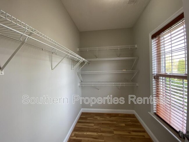 Building Photo - 109 Canyon Ct