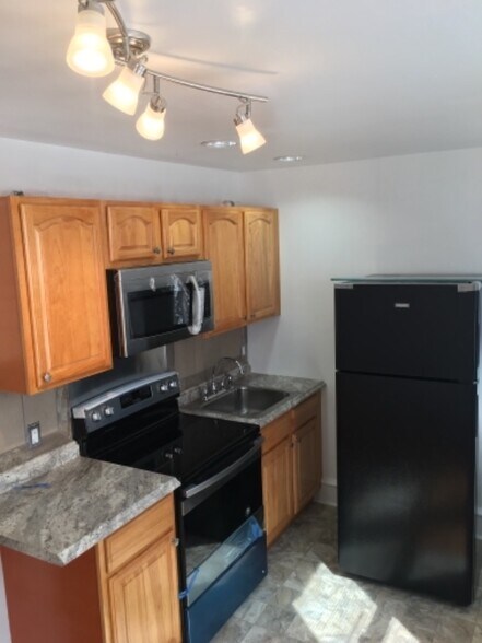 Building Photo - 1535 Sellers St