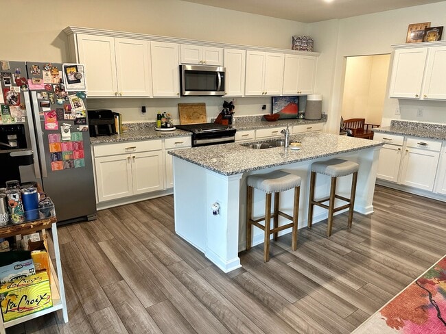 Building Photo - 1002 Rodanthe Dr