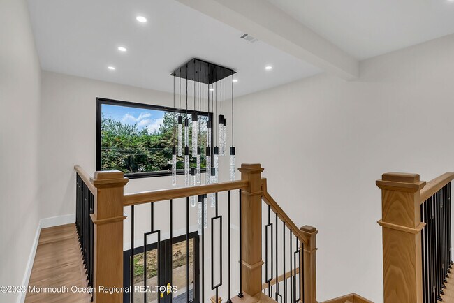 Building Photo - 265 Whalepond Rd